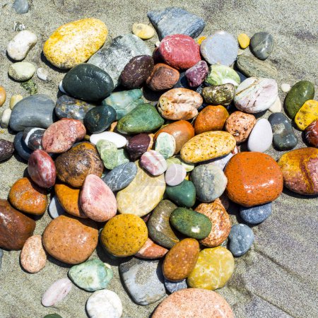 Foto de Piedras coloridas sobre fondo marino - Imagen libre de derechos