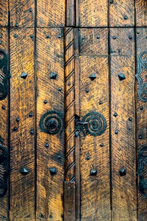 Téléchargez les photos : Vieux fond de porte en bois antique - en image libre de droit