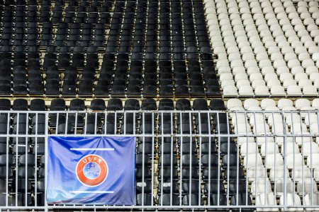 Foto de Belgrado, Serbia Julio. 11, 2017. El lema: no al racismo - el respeto, son soberanos en toda la liga de la UEFA, así como en el partido en el estadio de Belgrado. - Imagen libre de derechos