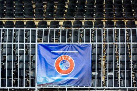 Foto de Belgrado, Serbia Julio. 11, 2017. El lema: no al racismo - el respeto, son soberanos en toda la liga de la UEFA, así como en el partido en el estadio de Belgrado. - Imagen libre de derechos