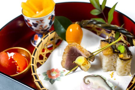 Foto de Cocina japonesa - aperitivo en el plato - Imagen libre de derechos