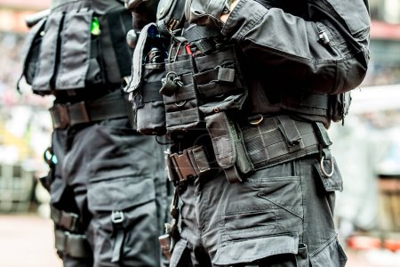 Foto de Policía antiterrorista observó un negro ejercicios tácticos - Imagen libre de derechos