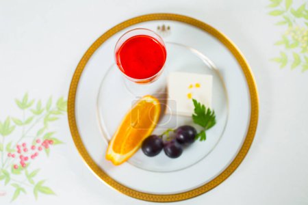 Foto de Mousse de fresa y tarta de queso rara miel - Imagen libre de derechos