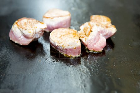 Foto de Carne de filete en la parrilla - Imagen libre de derechos