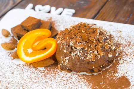 Téléchargez les photos : Mousse au chocolat aux feuilles de menthe - en image libre de droit