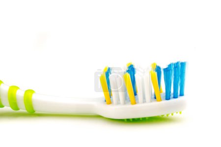 Foto de Cepillo de dientes aislado sobre fondo blanco - Imagen libre de derechos