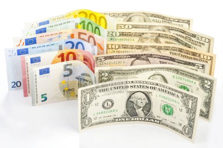 Téléchargez les photos : Deux principales devises fortes - le dollar américain et l'euro - en image libre de droit