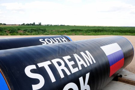 Téléchargez les photos : Sajkas, Serbija - 15 juin 2014 : South Stream est un gazoduc prévu pour transporter le gaz naturel russe à travers la mer Noire vers l'Europe. - en image libre de droit