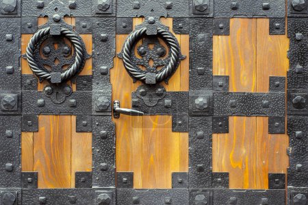 Foto de Castillo puerta de madera fondo - Imagen libre de derechos