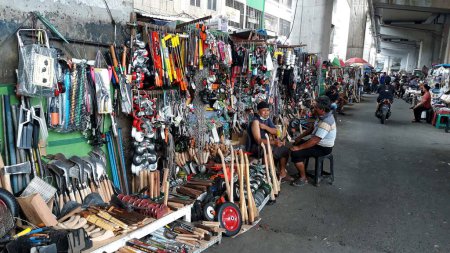 Téléchargez les photos : Vendeur de trucs au Kebayoran Lama Street Market - Jakarta Indonésie - en image libre de droit