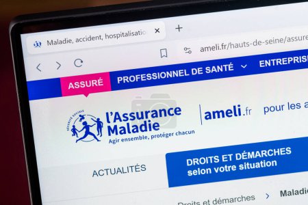 Téléchargez les photos : Clamart, France - 12 mars 2023 : Gros plan sur le site 'ameli.fr' de l'Assurance Maladie permettant aux gens d'effectuer la plupart des procédures administratives pour l'assurance maladie en ligne - en image libre de droit