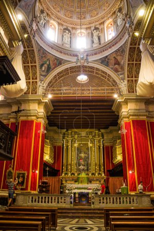 Foto de La Valeta, Malta - 17 de junio de 2023: Interior de la iglesia parroquial de Santa Catalina en el pueblo de Zurrieq - Imagen libre de derechos