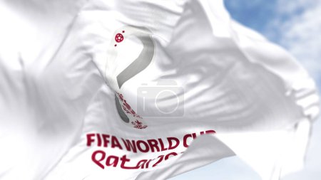 Foto de Doha, QA, octubre de 2022. Vista de cerca de la bandera de la Copa Mundial FIFA Qatar 2022 ondeando en el viento. La Copa del Mundo tendrá lugar en Qatar del 20 de noviembre al 18 de diciembre de 2022 - Imagen libre de derechos