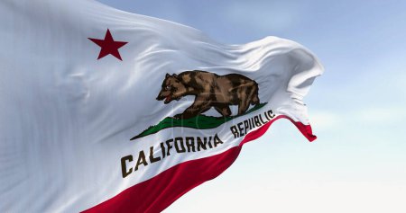 Nahaufnahme der kalifornischen Staatsflagge, die an einem klaren Tag im Wind weht. Die kalifornische Flagge ist auch die Bärenfahne. 3D Illustration rendern. Welliges Gewebe.