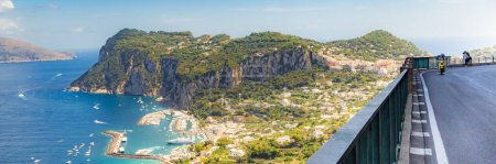 Costa Amalfitana, Mar Mediterráneo, Italia. Banner del sitio web.