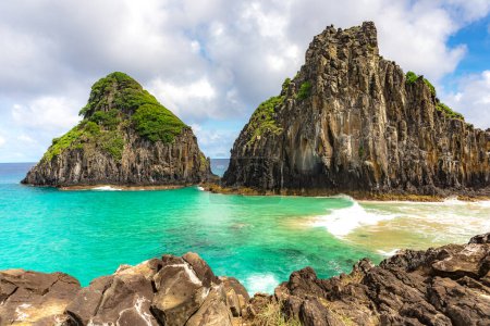 Fernando de Noronha, Brasil. Turquoise water around the Two Brothers rocks, UNESCO World Heritage Site, Brazil, South America
