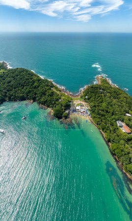 Bombinhas Beach in Santa Catarina. Luftaufnahme mit einer Drohne. Brasilien. Südamerika.