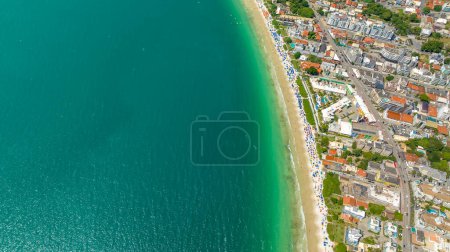 Playa de Bombinhas en Santa Catarina. Vista aérea tomada con un dron. Brasil. América del Sur.