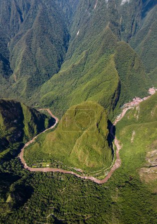 Der Fluss Urubamba in Machu Picchu, Peru. Luftaufnahme