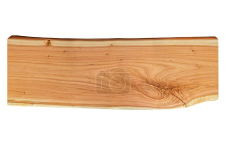 bord vivant planche en bois avec beau grain et n?uds isolés sur fond blanc. Vue supérieure