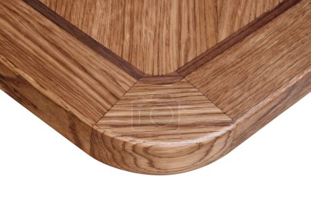 Plateau en bois en chêne massif et placage de chêne de la technique de marqueterie avec finition vernis clair isolé sur fond blanc vue supérieure étroite