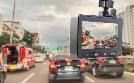 Foto de Grabadora de vídeo de la cámara CCTV del coche para la seguridad de conducción en la carretera - Imagen libre de derechos