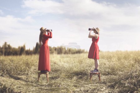 Téléchargez les photos : Images surréalistes de deux femmes avec télescope face à face, concept abstrait - en image libre de droit
