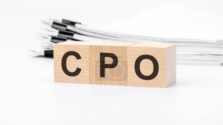 CPO cubes en bois mot sur fond blanc. OPC - Concepts de coût par commande