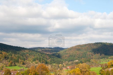 Vue sur les collines naturelles dans le paysage allemand