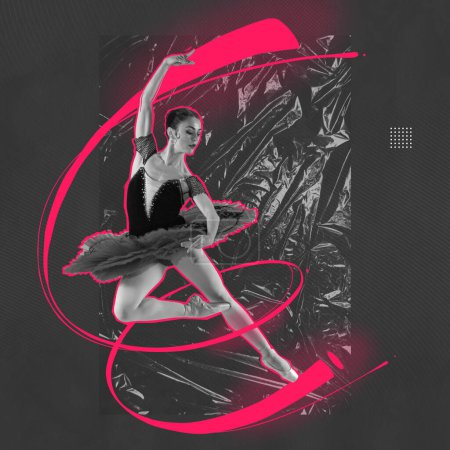 Téléchargez les photos : Affiche créative avec portrait de danseuse de ballet gracieuse en costume de scène en mouvement sur fond gris avec effet cellophane en plastique froissé. Concept d'art moderne, beauté, mode et danse - en image libre de droit
