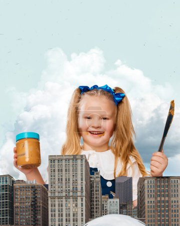 Foto de Linda, hermosa, niña comiendo mantequilla de maní sobre los edificios de la ciudad paisaje. Sueños de infancia. collage de arte contemporáneo. Concepto de surrealismo, viajes, imaginación, fantasía, estilo retro - Imagen libre de derechos