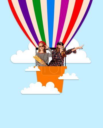 Téléchargez les photos : Filles gaies volant sur ballon aérien, prendre des photos et profiter de vol. Amusant et amusant. Collage d'art contemporain. Concept de journée mondiale du tourisme, voyage, surréalisme, joie et plaisir. Affiche, annonce - en image libre de droit