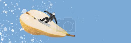 Foto de Hombre en snowboard deslizándose por la pera sobre fondo azul. Banner. collage de arte contemporáneo. Concepto de alimentación y deporte, surrealismo, nutrición y dieta, salud. Diseño creativo - Imagen libre de derechos