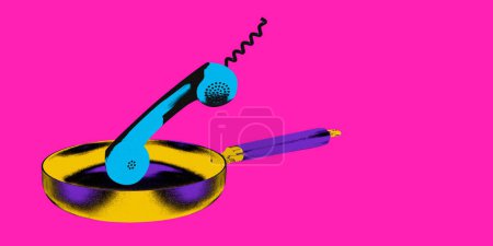 Foto de Plazos, tareas candentes. Auriculares retro, teléfono en sartén sobre fondo rosa. collage de arte contemporáneo. Concepto de surrealismo, creatividad, imaginación, inspiración, estilo retro. Diseño colorido - Imagen libre de derechos