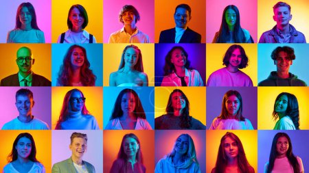 Téléchargez les photos : Collage composé de différents jeunes, hommes et femmes souriant sur fond multicolore sous la lumière du néon. Concept d'émotions humaines, diversité, mode de vie, expression faciale - en image libre de droit