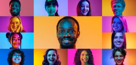 Foto de Collage hecho de retratos de personas positivas de diferentes edades, géneros y nacionalidades sonriendo sobre fondo multicolor en luz de neón. Concepto de emociones humanas, diversidad, juventud, felicidad - Imagen libre de derechos