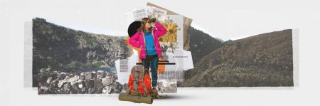 Téléchargez les photos : Jeune femme avec des sacs à dos debout sur la montagne et regardant dans des jumelles sur fond de nature. Collage d'art contemporain. Concept de tourisme, mode de vie actif, voyage, vacances, passe-temps - en image libre de droit