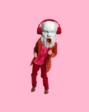 Mann mit antiker Statuenbüste, im roten Anzug, mit Kopfhörern Musik hörend und tanzend. Collage zeitgenössischer Kunst. Konzept von Kreativität, Retro- und Vintage-Stil, Fantasie, Surrealismus, Musik, Party
