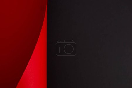Téléchargez les photos : Abstrait fond courbé rouge et noir avec espace de copie - en image libre de droit