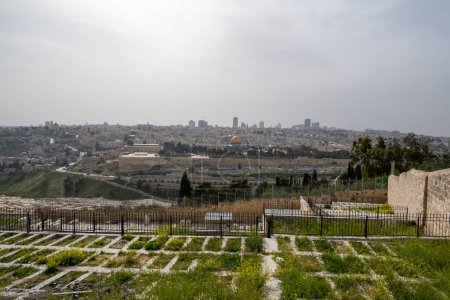 Foto de Vista panorámica de Jerusalén desde el monte de las aceitunas en Israel - Imagen libre de derechos