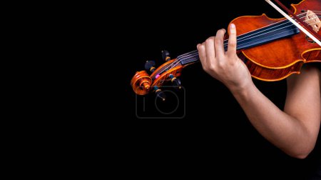 Téléchargez les photos : Violin on the right with black space - en image libre de droit