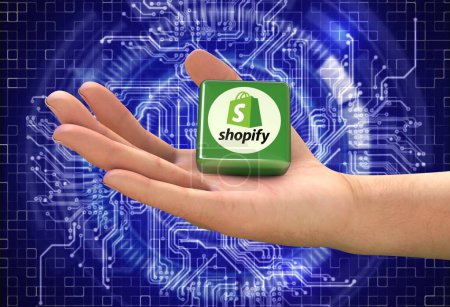 Téléchargez les photos : Shopify, icône des médias sociaux - en image libre de droit