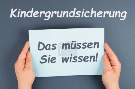 Foto de Prestación básica para niños, esto necesita saber, idioma alemán, nueva regulación de pagos para la familia en Alemania, problema social - Imagen libre de derechos