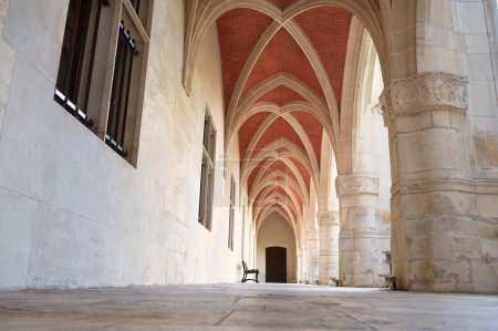 Téléchargez les photos : Palais des ducs de Lorraine, entrée du musée à Nancy, France, architecture médiévale en arc - en image libre de droit