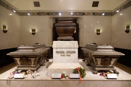 Téléchargez les photos : Vienne (Autriche). La voûte Franz Joseph dans la crypte impériale de Vienne - en image libre de droit