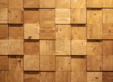 Foto de Fondo de madera apilada. Panel de pared de tablón marrón para diseño. Borde áspero grano de madera - Imagen libre de derechos
