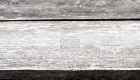 Mesa de madera gris vacía para la colocación del producto