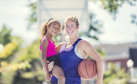 Madre e hija después del baloncesto. Gran trabajo cariño.