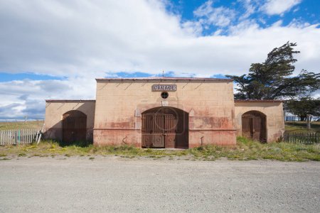 Foto de San Gregorio townscape, Punta Delgada, Chile. Estancia San Gregorio. Edificios abandonados - Imagen libre de derechos