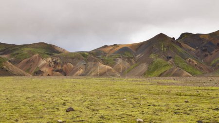 Téléchargez les photos : Paysage de la région de Landmannalaugar, Réserve naturelle de Fjallabak, Islande. Montagnes colorées - en image libre de droit